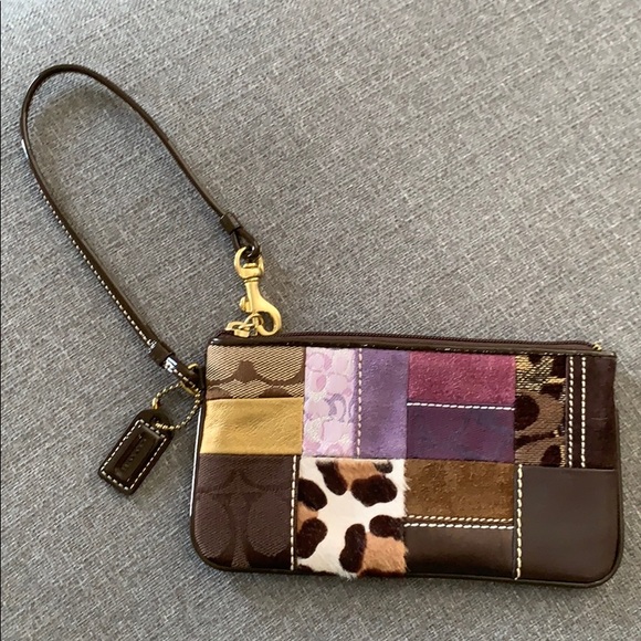 Coach wristlet wallet 🤍 - Picture 5 of 5